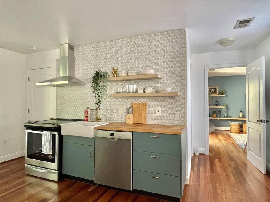 Brand New, Cozy, Modern, One-Bedroom Apartment Falls Church Exteriör bild